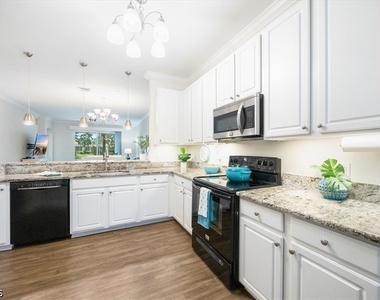 14214 Manchester Drive - Photo Thumbnail 14