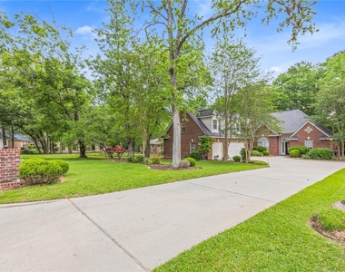 106 Lazy Springs Drive - Photo Thumbnail 2