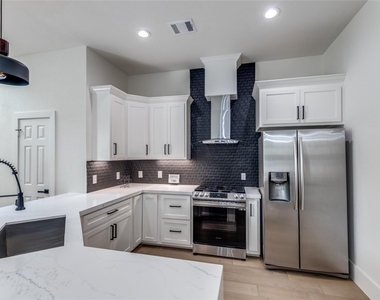 5618 Canal Street - Photo Thumbnail 5