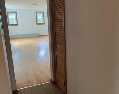 211 Paterson - Photo Thumbnail 9
