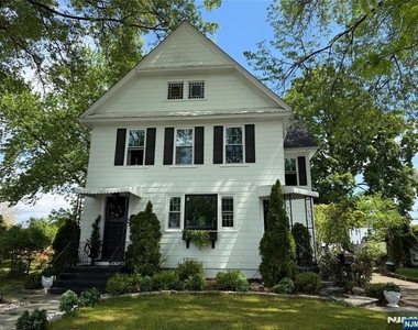 76 Elm - Photo Thumbnail 2