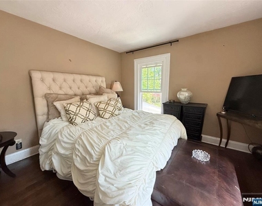 76 Elm - Photo Thumbnail 20
