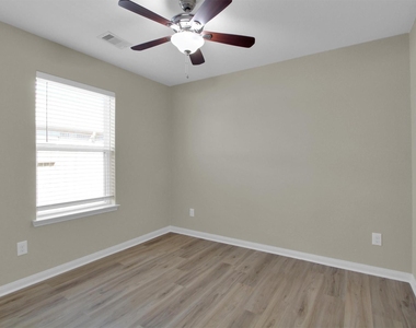 12302 Wavecrest Road - Photo Thumbnail 6