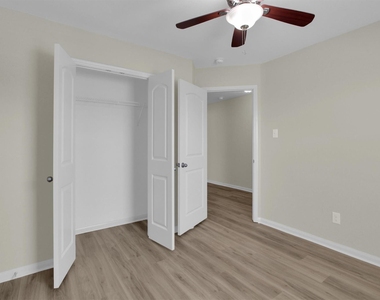 12302 Wavecrest Road - Photo Thumbnail 4