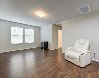 29623 Stanley Canyon Lane - Photo Thumbnail 18