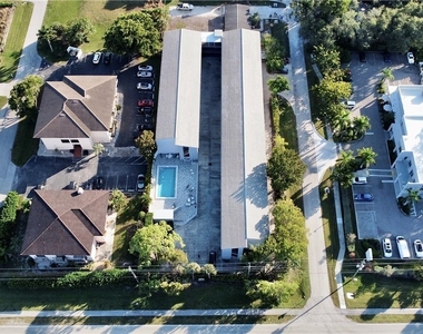 826 Wiggins Pass Road - Photo Thumbnail 13