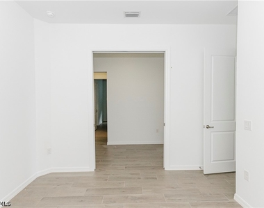 5444 Fancourt Links Way - Photo Thumbnail 6