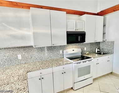 826 Wiggins Pass Road - Photo Thumbnail 7
