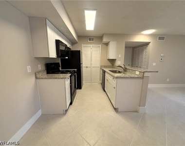 2094 Arbour Walk Circle - Photo Thumbnail 3