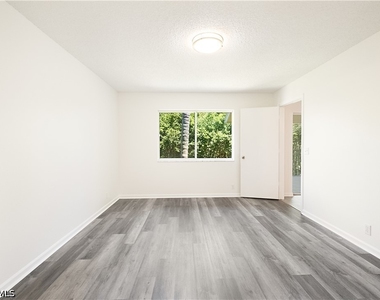7791 Esmeralda Way - Photo Thumbnail 11