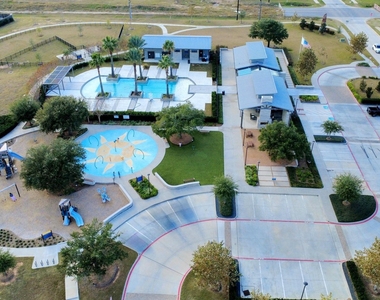 10719 Klaria Crescent Court - Photo Thumbnail 38