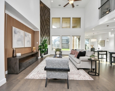 10719 Klaria Crescent Court - Photo Thumbnail 5