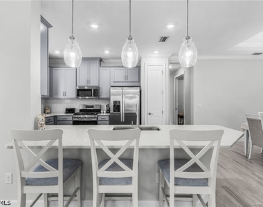 15561 Vittorio Street - Photo Thumbnail 13