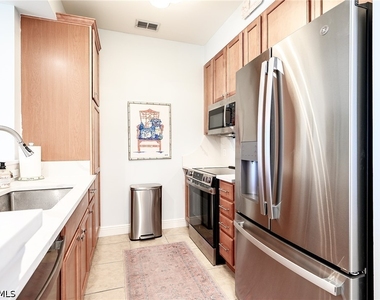 8010 Via Sardinia Way - Photo Thumbnail 9