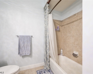 8010 Via Sardinia Way - Photo Thumbnail 15