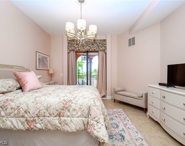8010 Via Sardinia Way - Photo Thumbnail 14