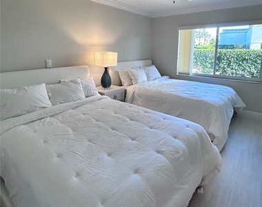 3200 Gulf Shore Boulevard N - Photo Thumbnail 11