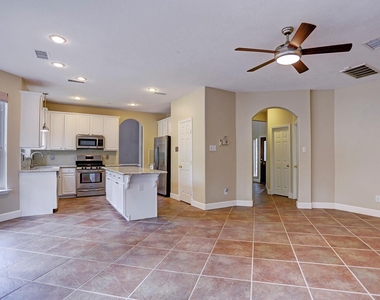 147 N Willow Point Circle - Photo Thumbnail 7