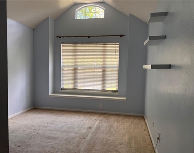 147 N Willow Point Circle - Photo Thumbnail 13