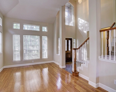 147 N Willow Point Circle - Photo Thumbnail 2