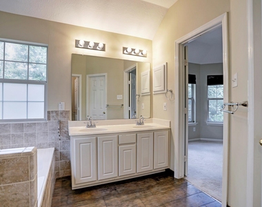 147 N Willow Point Circle - Photo Thumbnail 12