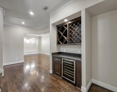 2101 Elmen Street - Photo Thumbnail 10
