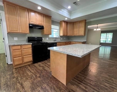 1030 Pine Timbers Drive - Photo Thumbnail 5