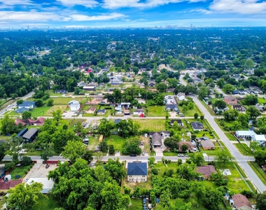 2430 Dolly Wright Street - Photo Thumbnail 8