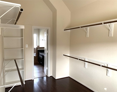 3021 Kisling Street - Photo Thumbnail 20