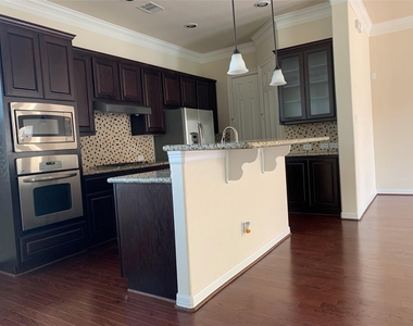 3021 Kisling Street - Photo Thumbnail 6