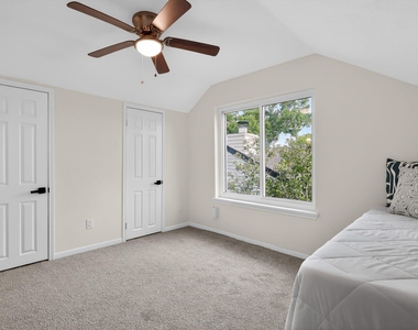 417 W Hillary Circle - Photo Thumbnail 33