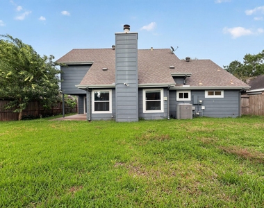 417 W Hillary Circle - Photo Thumbnail 6