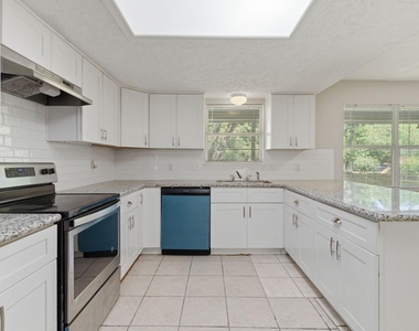 1122 Tigris Lane - Photo Thumbnail 3