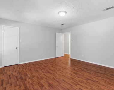 1122 Tigris Lane - Photo Thumbnail 14
