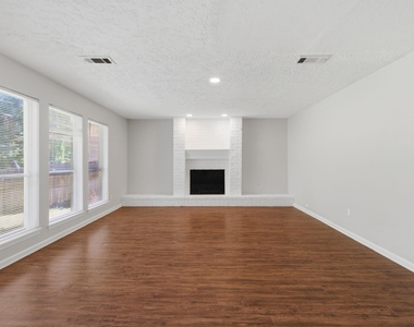 1122 Tigris Lane - Photo Thumbnail 10
