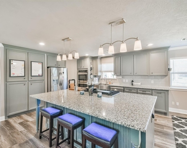 24237 Creekwood Drive - Photo Thumbnail 13