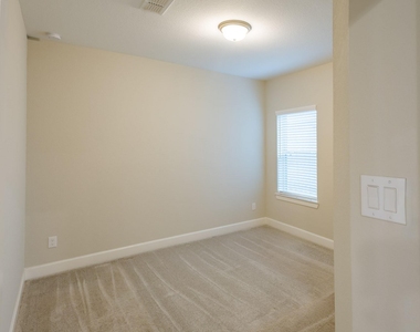 15218 Cortines Court - Photo Thumbnail 32