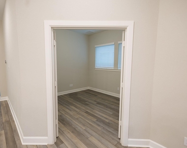 15218 Cortines Court - Photo Thumbnail 8