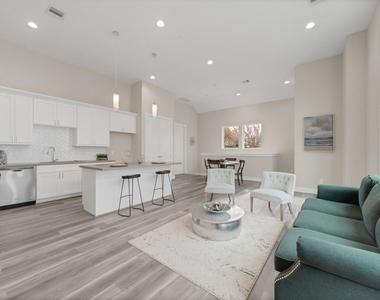 2502 W Tidwell Road - Photo Thumbnail 2