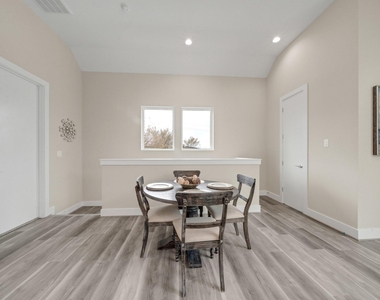 2502 W Tidwell Road - Photo Thumbnail 9
