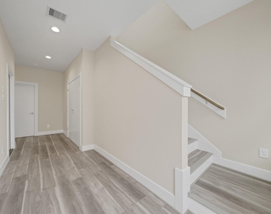 2502 W Tidwell Road - Photo Thumbnail 16