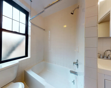 240 Waverly Place - Photo Thumbnail 6
