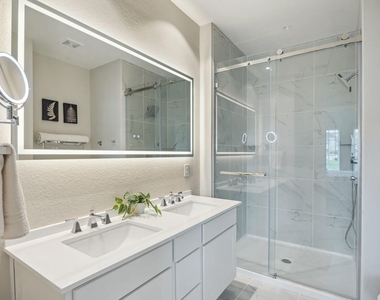 9757 Stewart Springs Boulevard - Photo Thumbnail 3