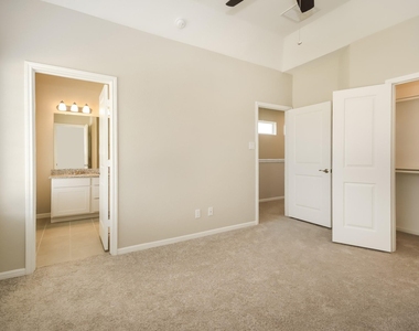9757 Stewart Springs Boulevard - Photo Thumbnail 5