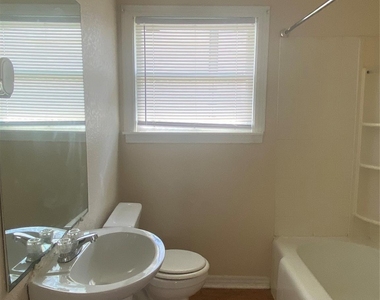 243 Acacia Street - Photo Thumbnail 4