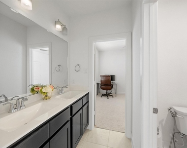 2211 Stone Lodge Court - Photo Thumbnail 28
