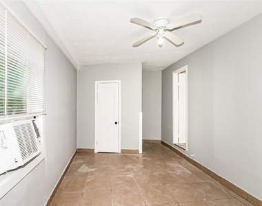 4610 Schroeder Street - Photo Thumbnail 6