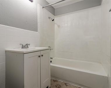 4610 Schroeder Street - Photo Thumbnail 9