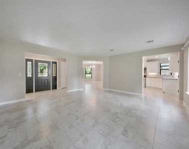 710 W Rollingwood - Photo Thumbnail 5