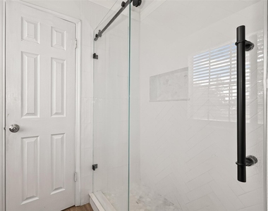20211 Salzburg Lane - Photo Thumbnail 40